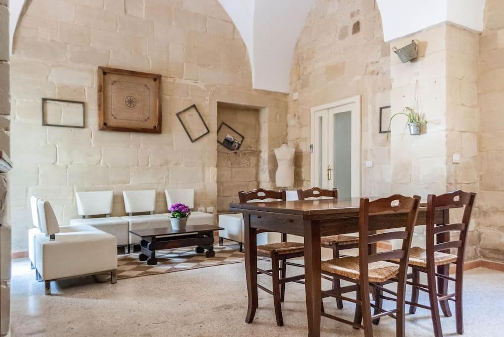 Donna Adelaide - Centro Storico Apartment